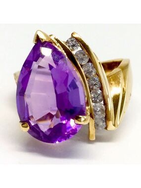 10K GOLD PURPLE SPINEL PEAR CUT AND WHITE TOPAZ COCKTAIL RING
